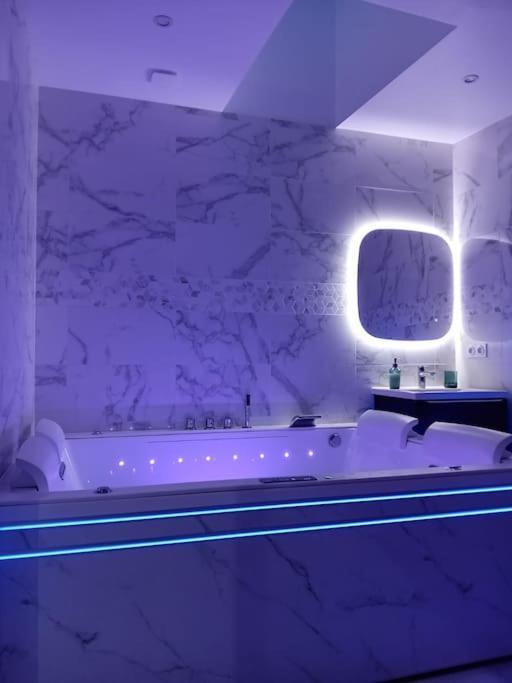 Maison Avec Jacuzzi - Louvres Proche Roissy Cdg - Paris Dış mekan fotoğraf
